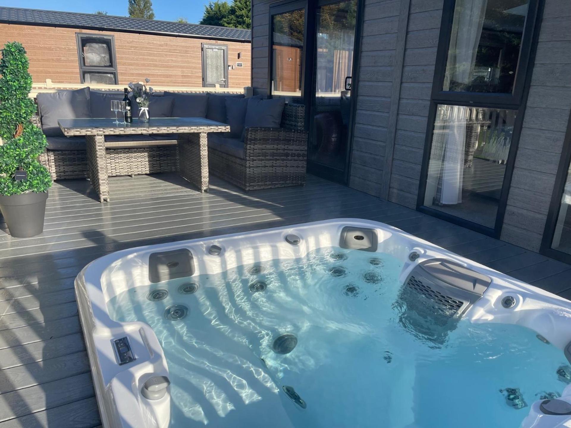 Ailsa With Hot Tub York